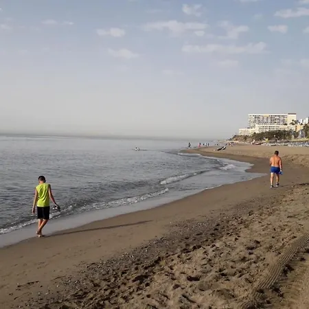 Bajondillo First Line On The Beach 托雷莫利诺斯